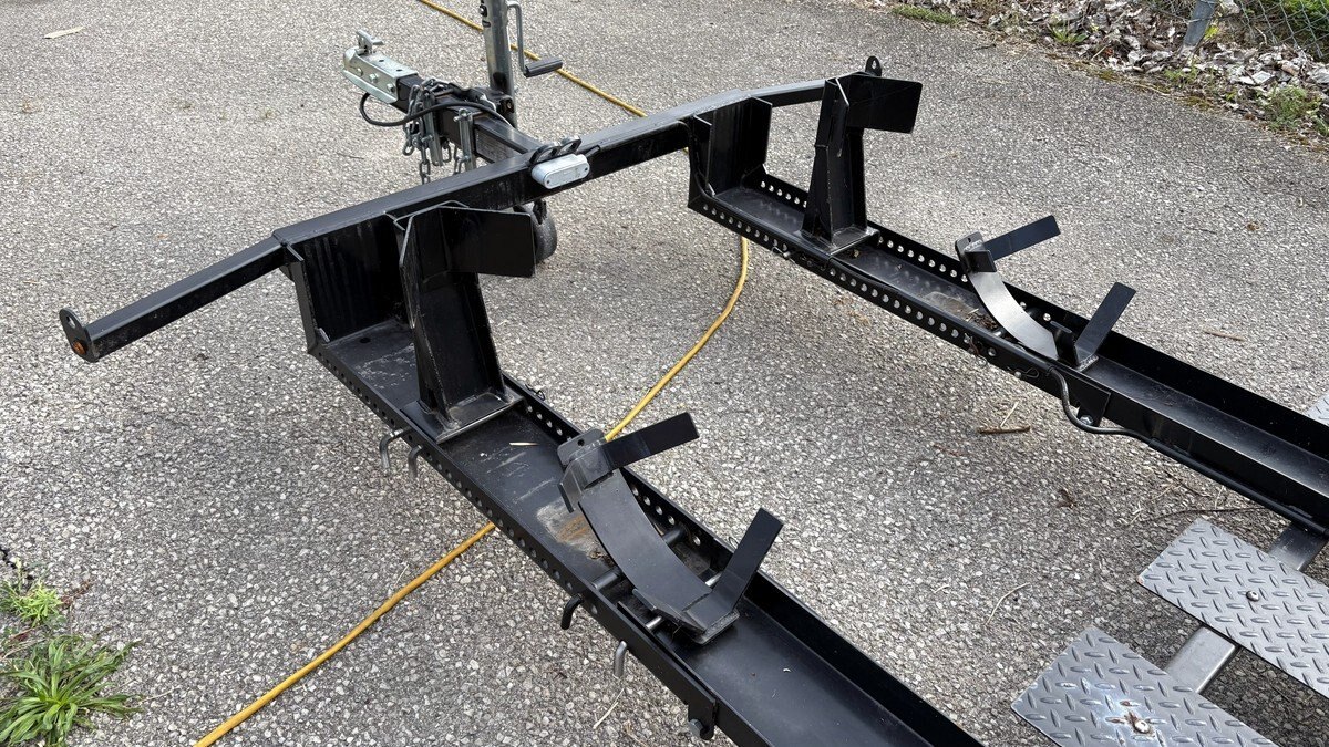 Used 2018 Stinger Twin Cruiser Double Folding Trailer