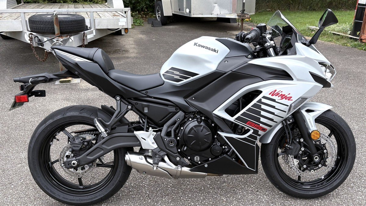 2026 Kawasaki Ninja 650 ABS SE Test Ride Bike