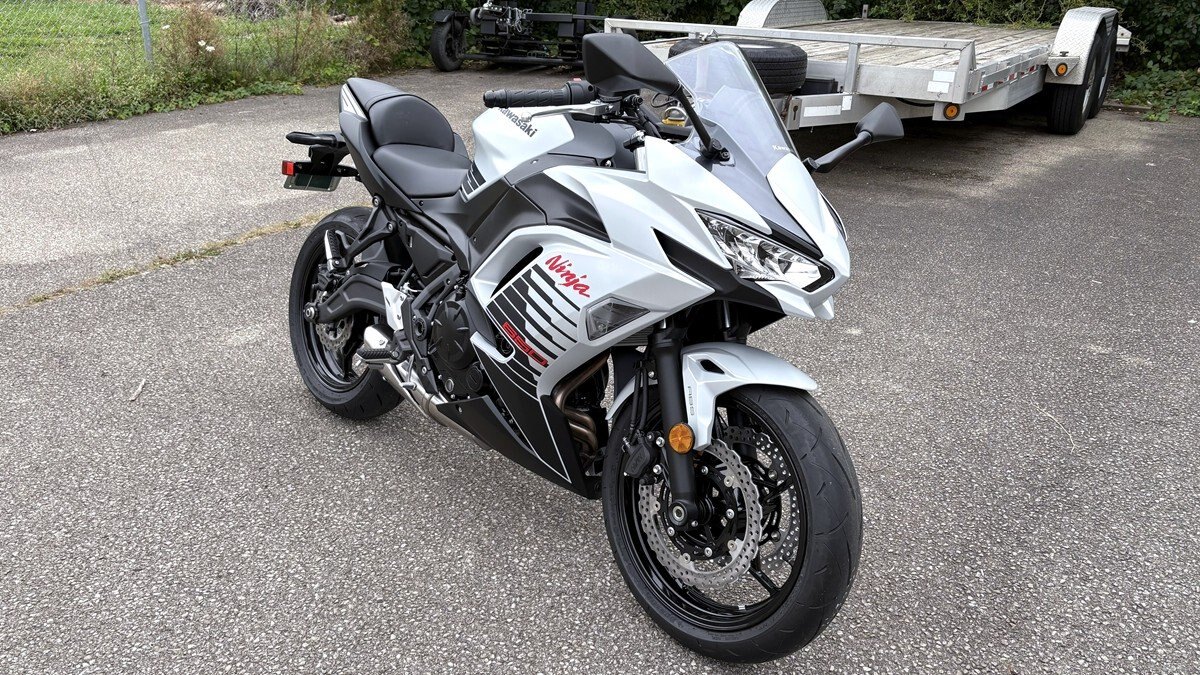 2026 Kawasaki Ninja 650 ABS SE Test Ride Bike