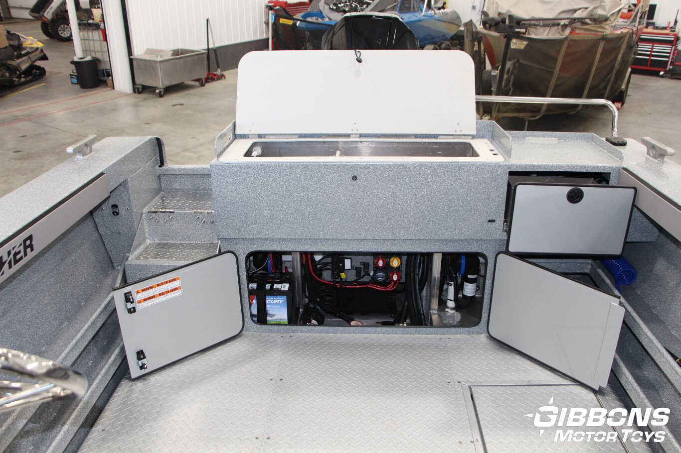 2025 Kingfisher 2325 Coastal Express