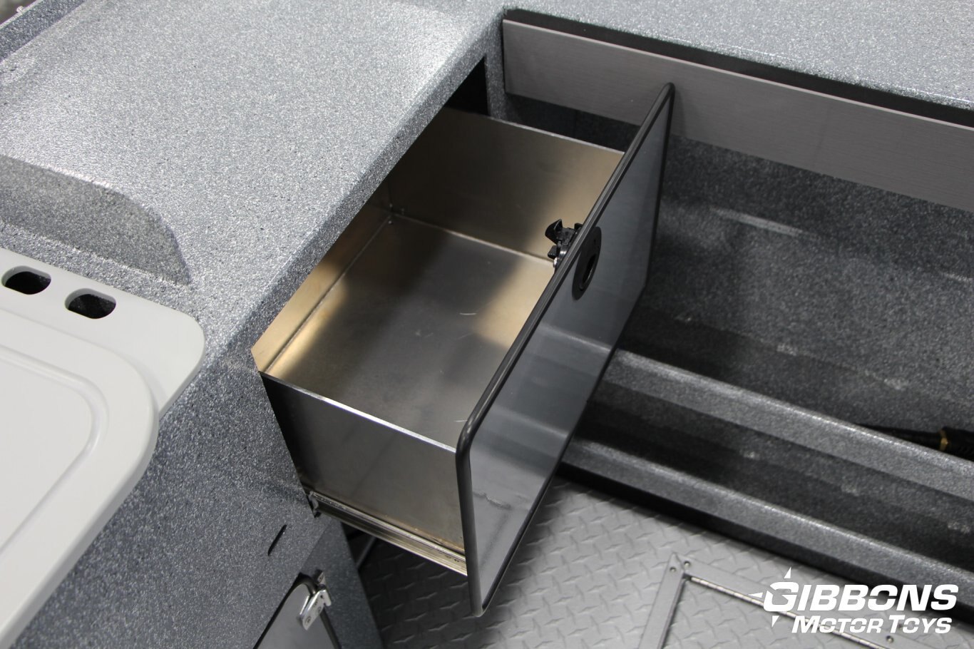 2025 Kingfisher 2325 Coastal Express