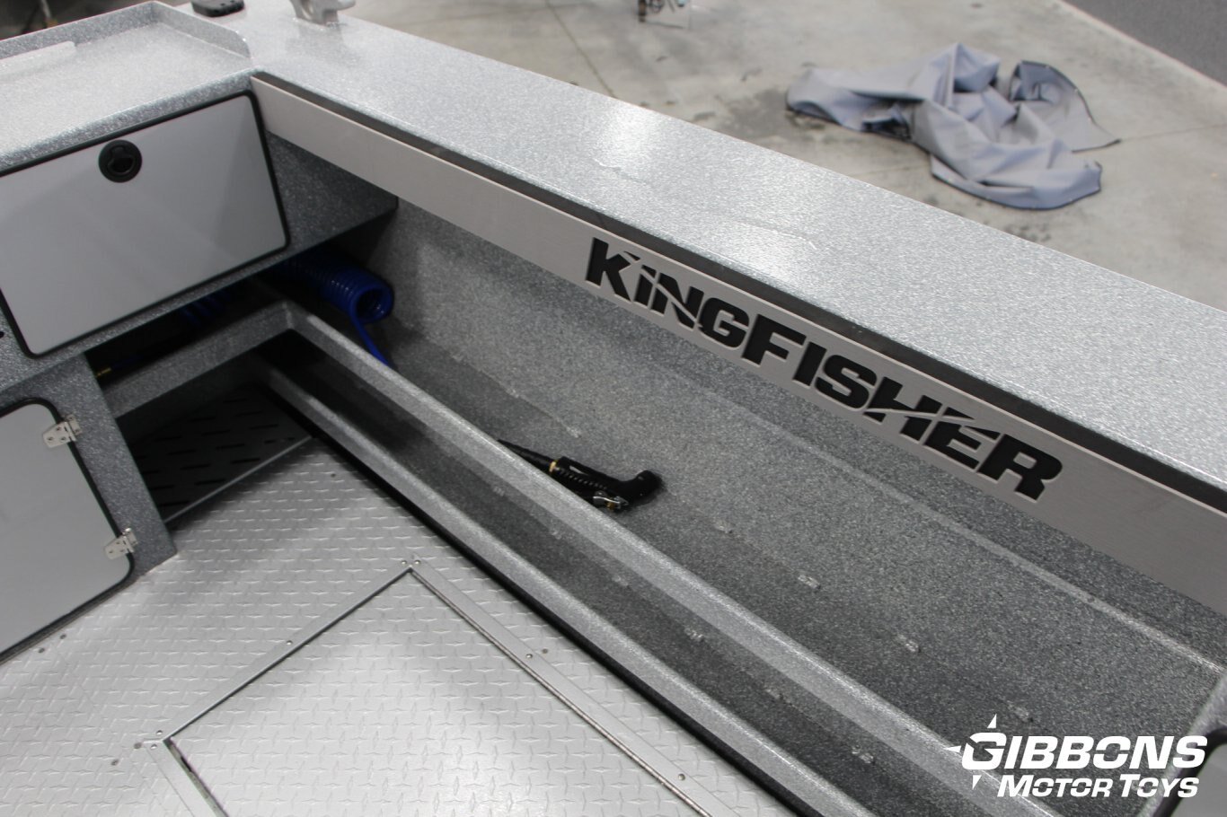 2025 Kingfisher 2325 Coastal Express