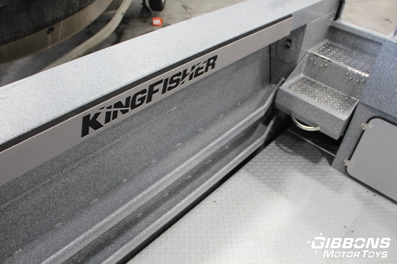 2025 Kingfisher 2325 Coastal Express