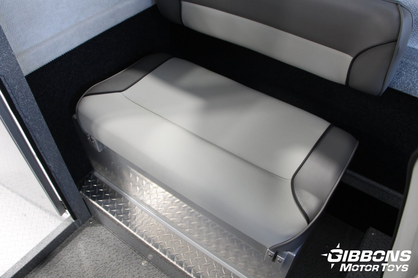 2025 Kingfisher 2325 Coastal Express