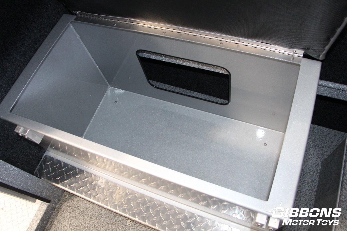 2025 Kingfisher 2325 Coastal Express