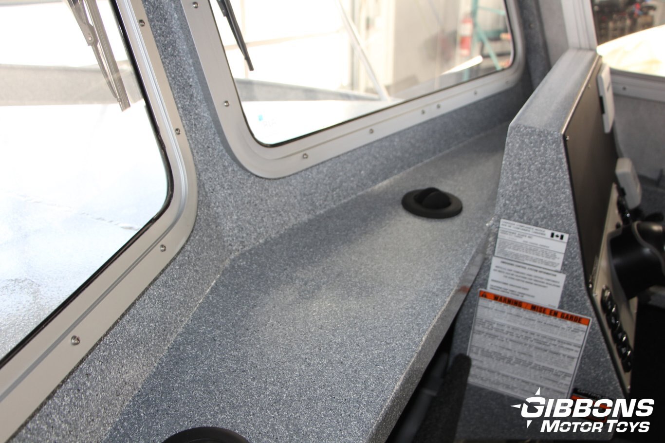 2025 Kingfisher 2325 Coastal Express