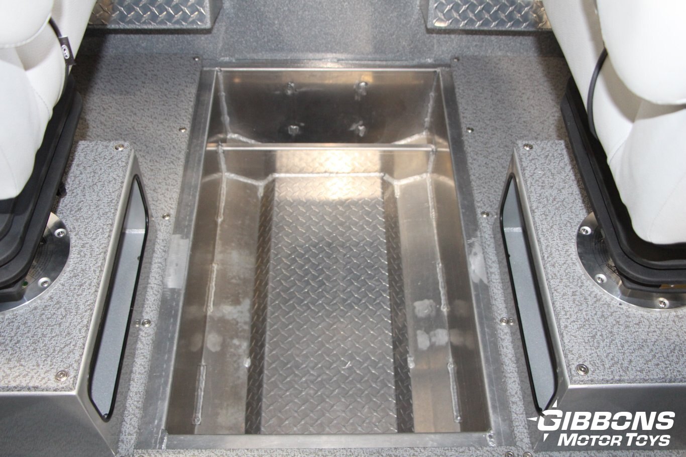 2025 Kingfisher 2325 Coastal Express