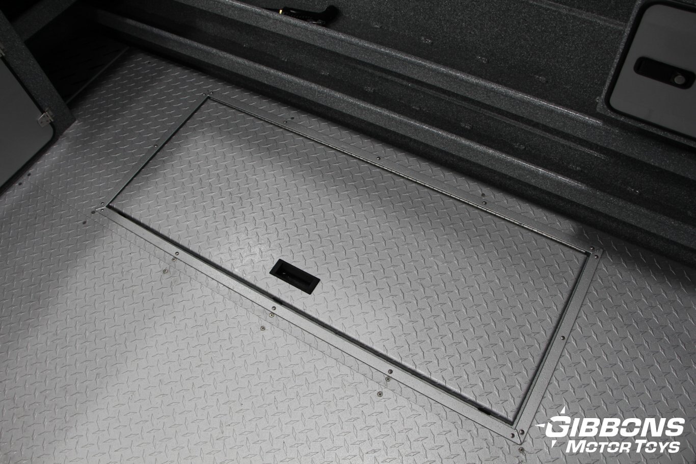 2025 Kingfisher 2325 Coastal Express