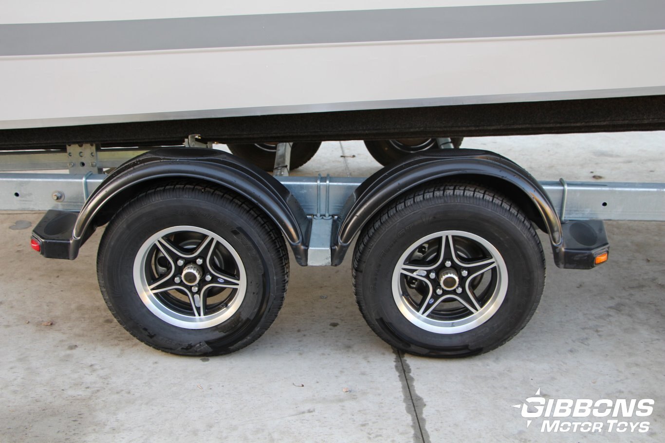 2025 Kingfisher 2325 Coastal Express