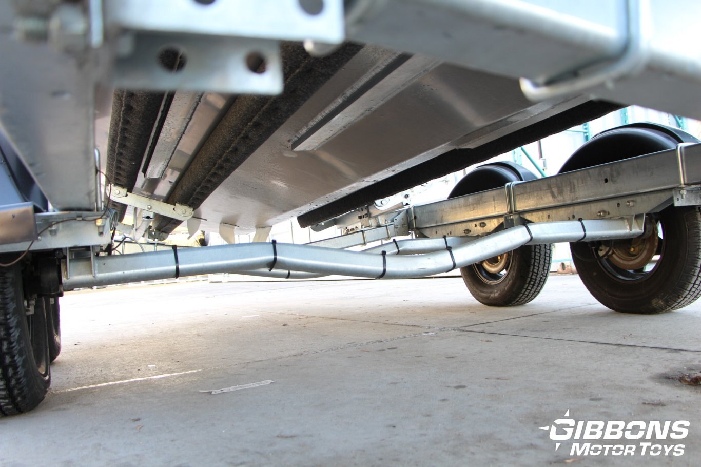 2025 Kingfisher 2325 Coastal Express