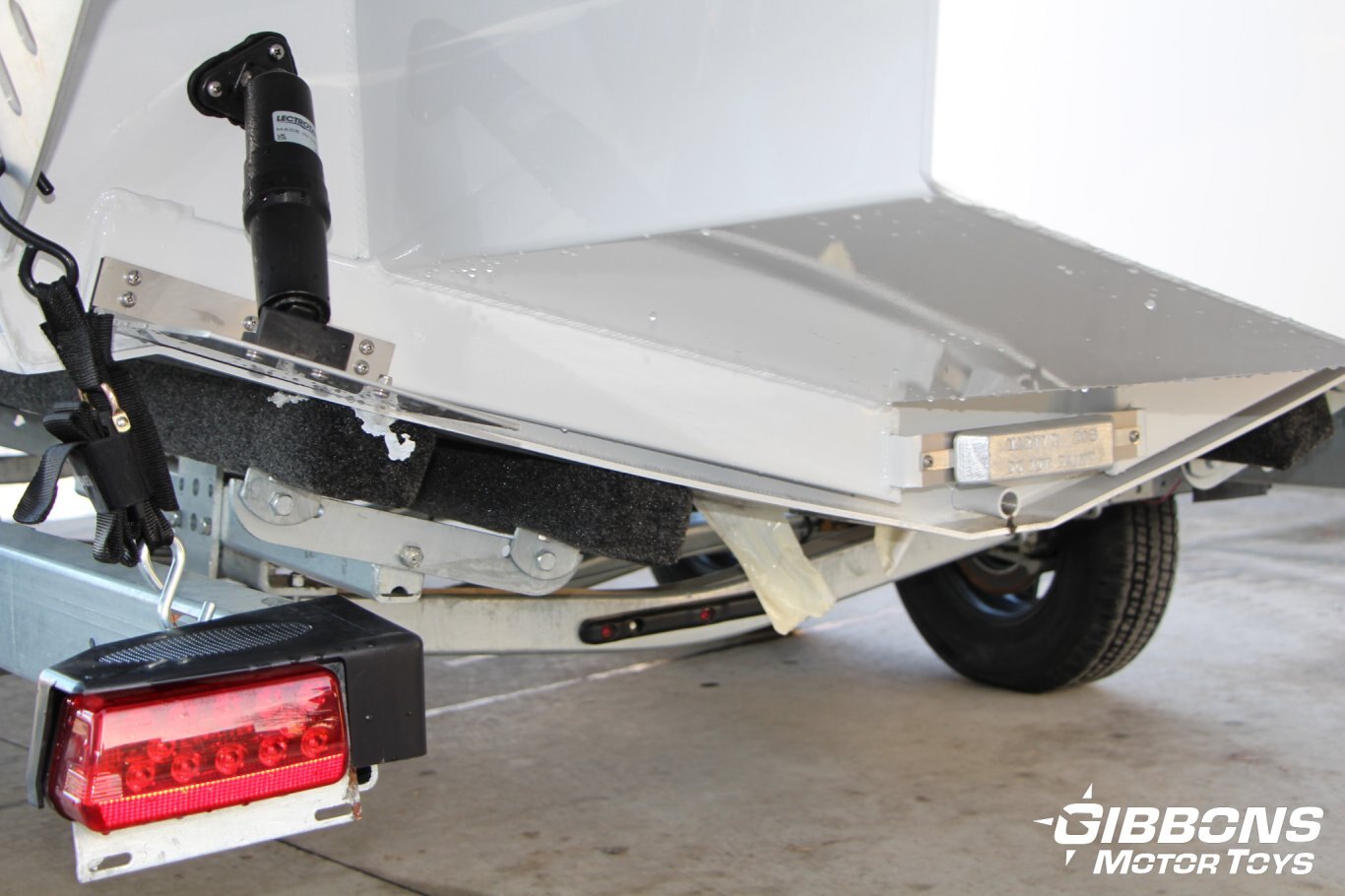 2025 Kingfisher 2325 Coastal Express