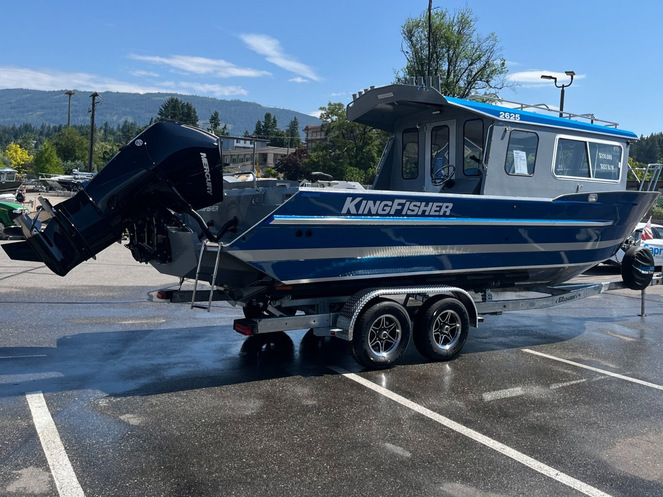 2025 Kingfisher 2625 Coastal Express