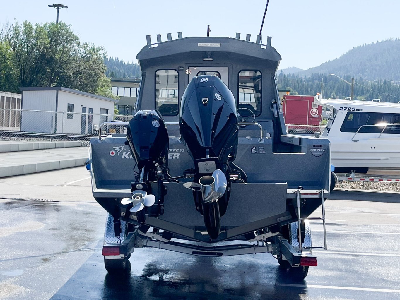 2025 Kingfisher 2625 Coastal Express