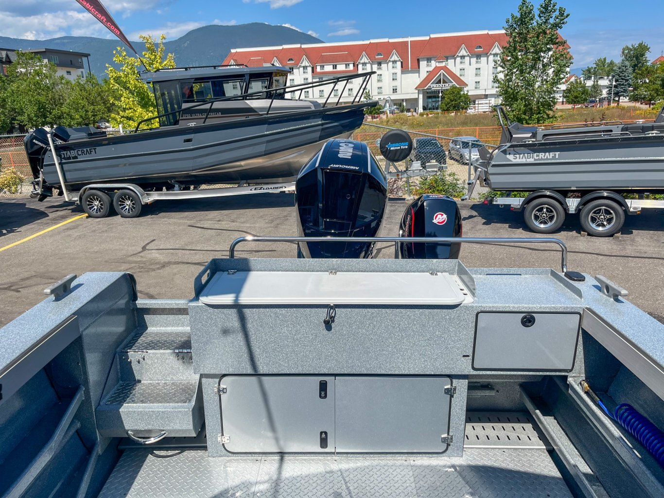 2025 Kingfisher 2625 Coastal Express