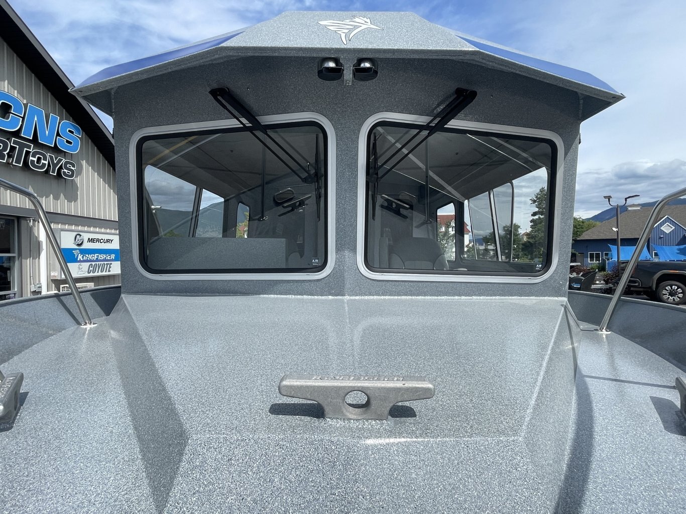 2025 Kingfisher 2625 Coastal Express