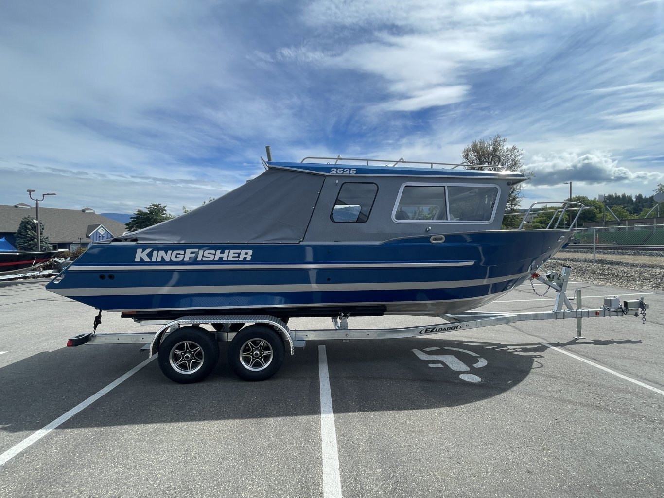 2025 Kingfisher 2625 Coastal Express