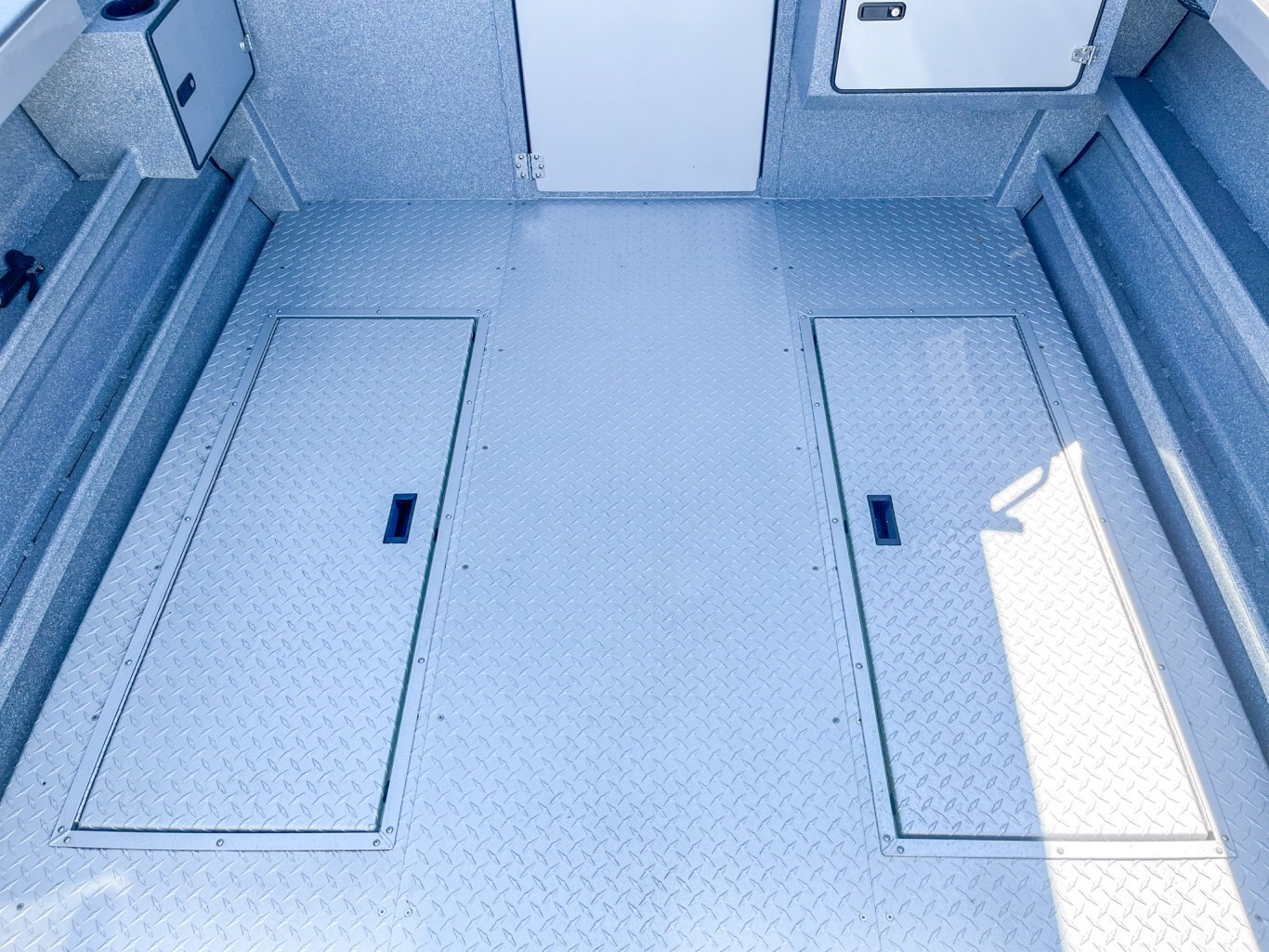 2025 Kingfisher 2625 Coastal Express