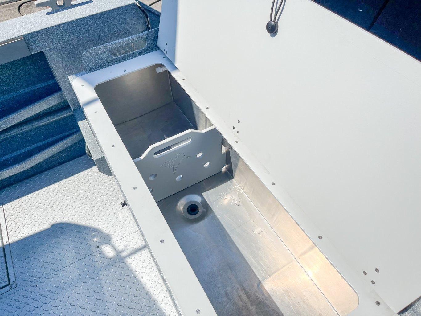 2025 Kingfisher 2625 Coastal Express