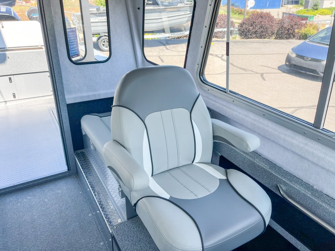 2025 Kingfisher 2625 Coastal Express