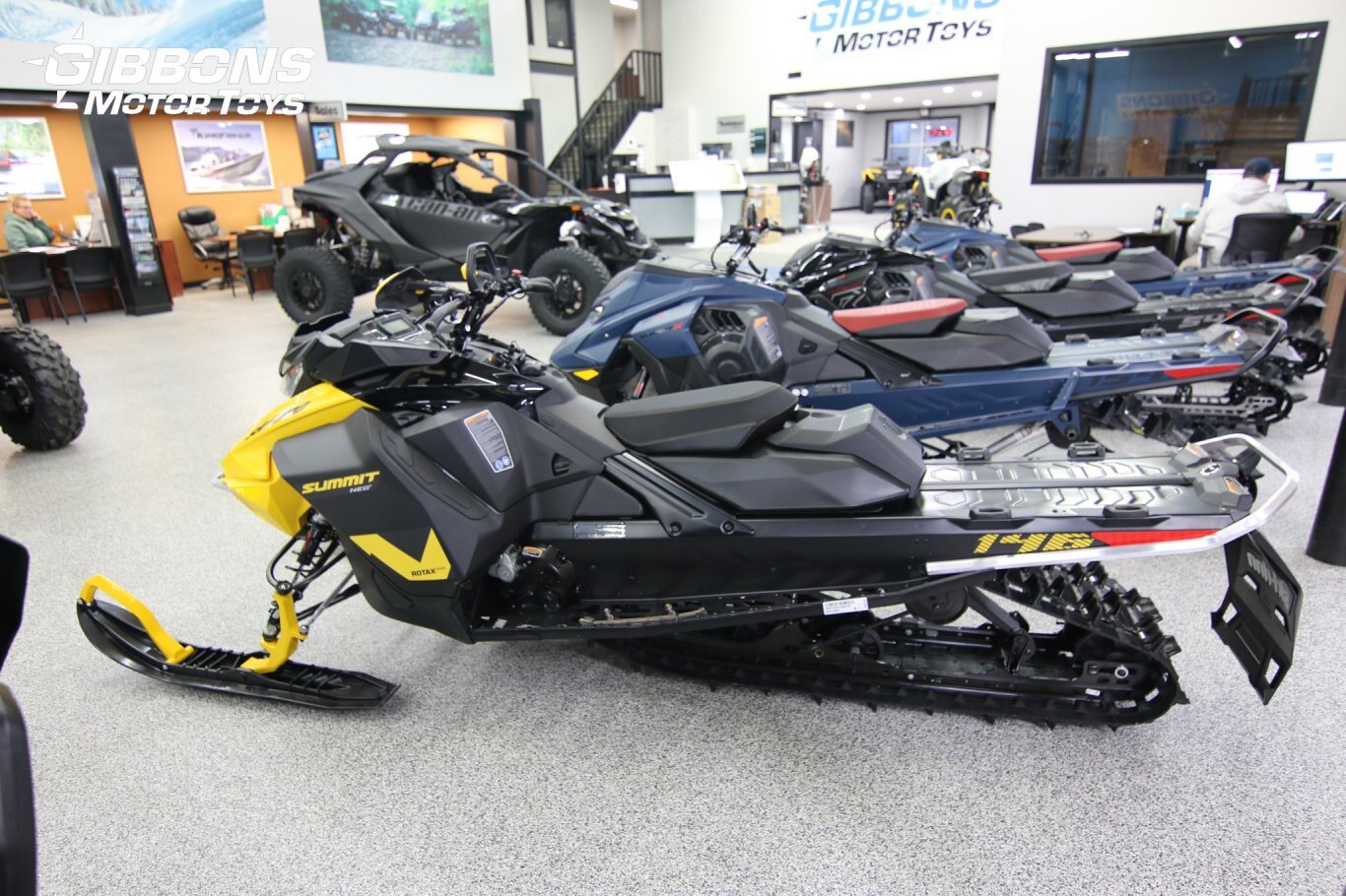 2025 Ski Doo Summit NEO+ Rotax® 600 EFI 85 Engine Neo Yellow and Black