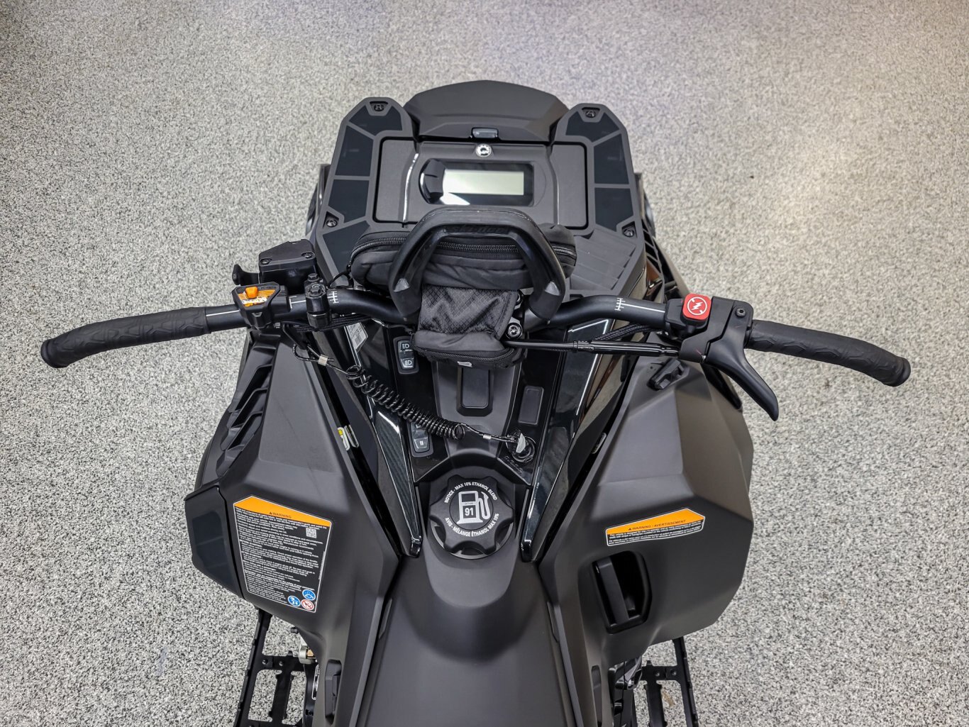 2025 Ski Doo Summit Adrenaline with Edge package Rotax® 850 E TEC® Timeless Black