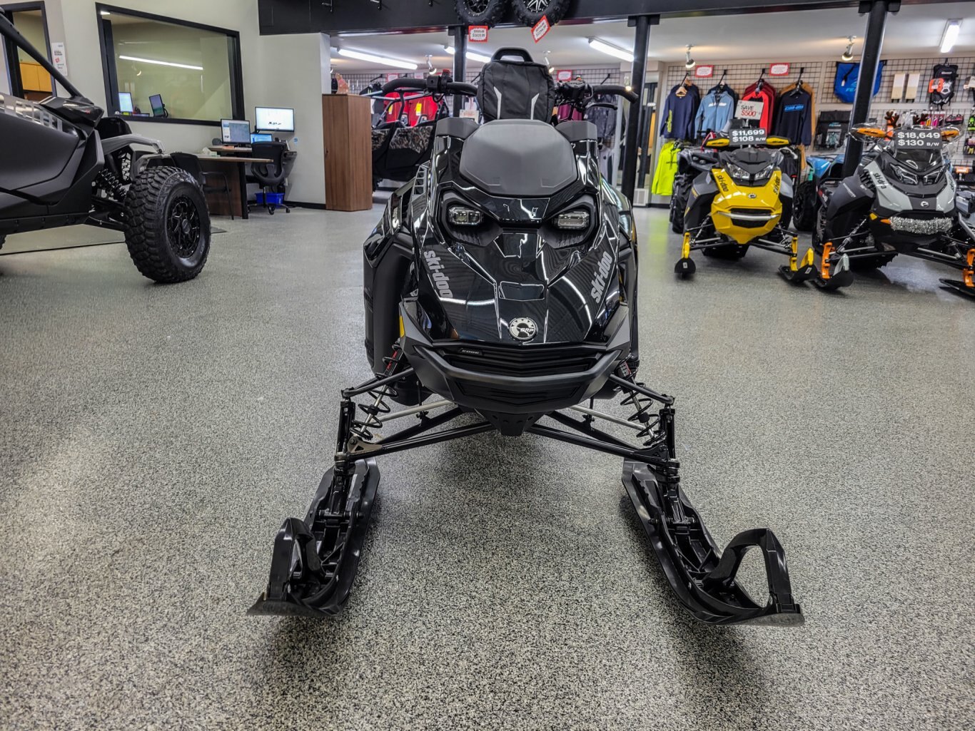 2025 Ski Doo Summit Adrenaline with Edge package Rotax® 850 E TEC® Timeless Black