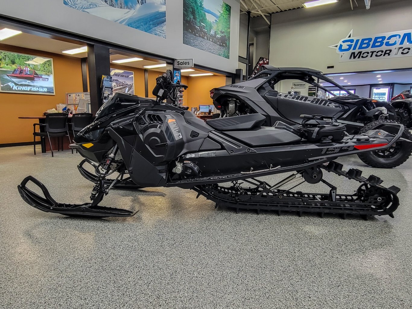 2025 Ski Doo Summit Adrenaline with Edge package Rotax® 850 E TEC® Timeless Black