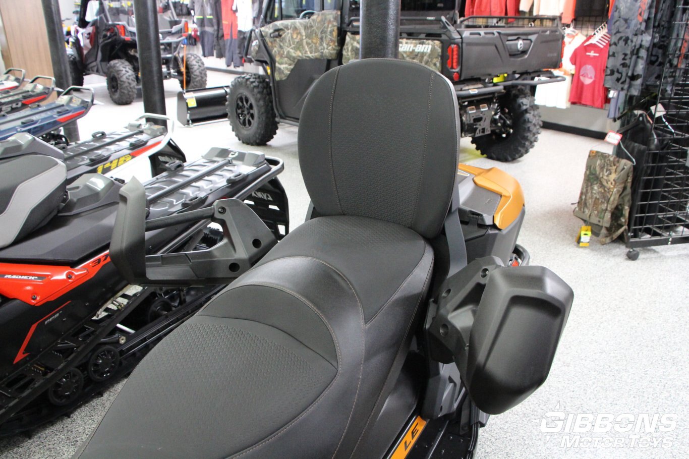 2025 Ski Doo Grand Touring LE with Platinum Package Rotax® 900 ACE™ Turbo R Black and Orange Alloy