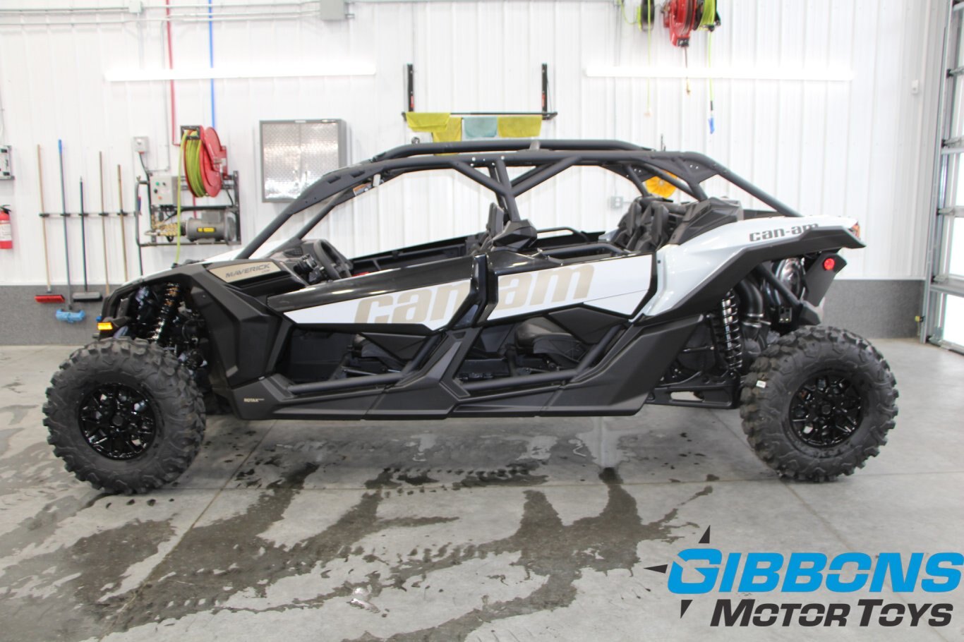 2024 Can Am MAVERICK X3 MAX DS TURBO catalyst gray