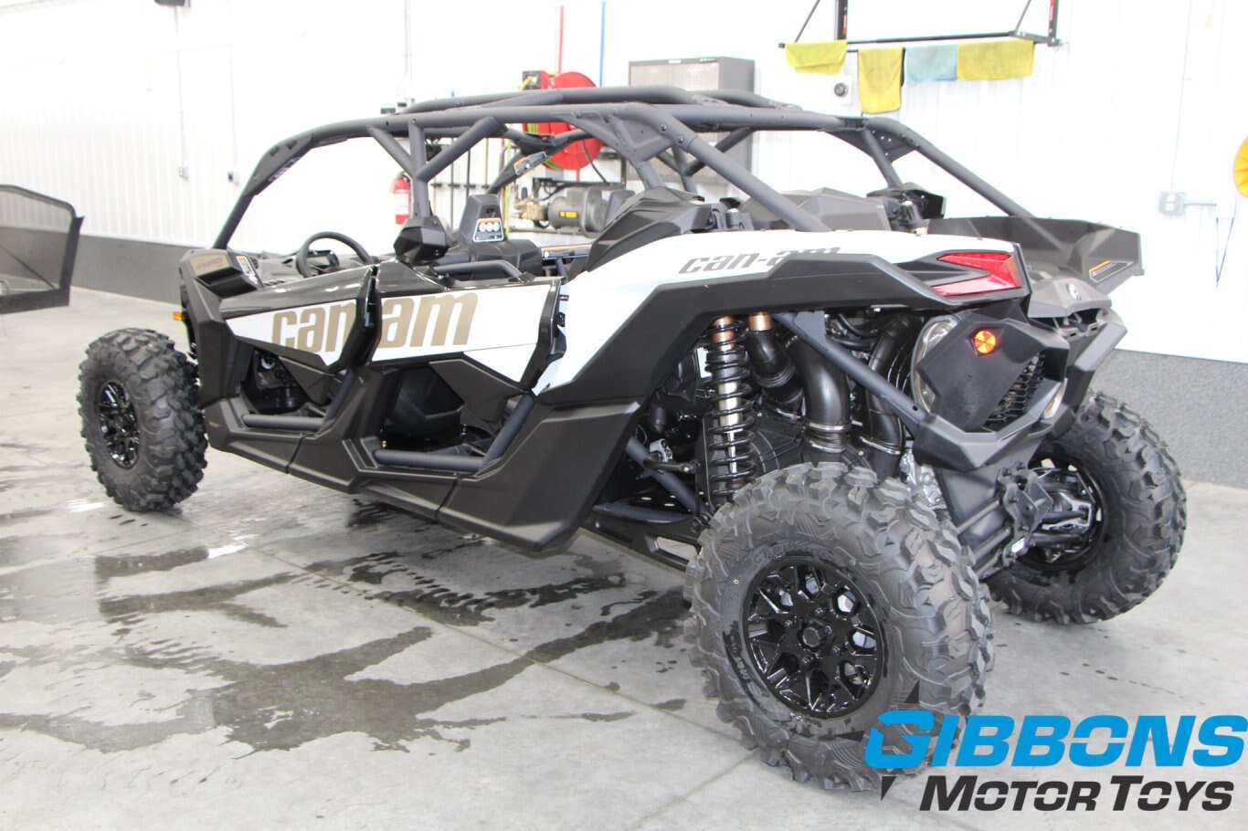 2024 Can Am MAVERICK X3 MAX DS TURBO catalyst gray