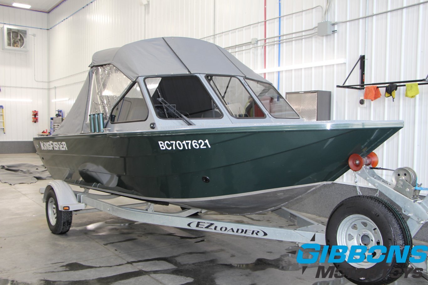 2019 Kingfisher 1825 Falcon