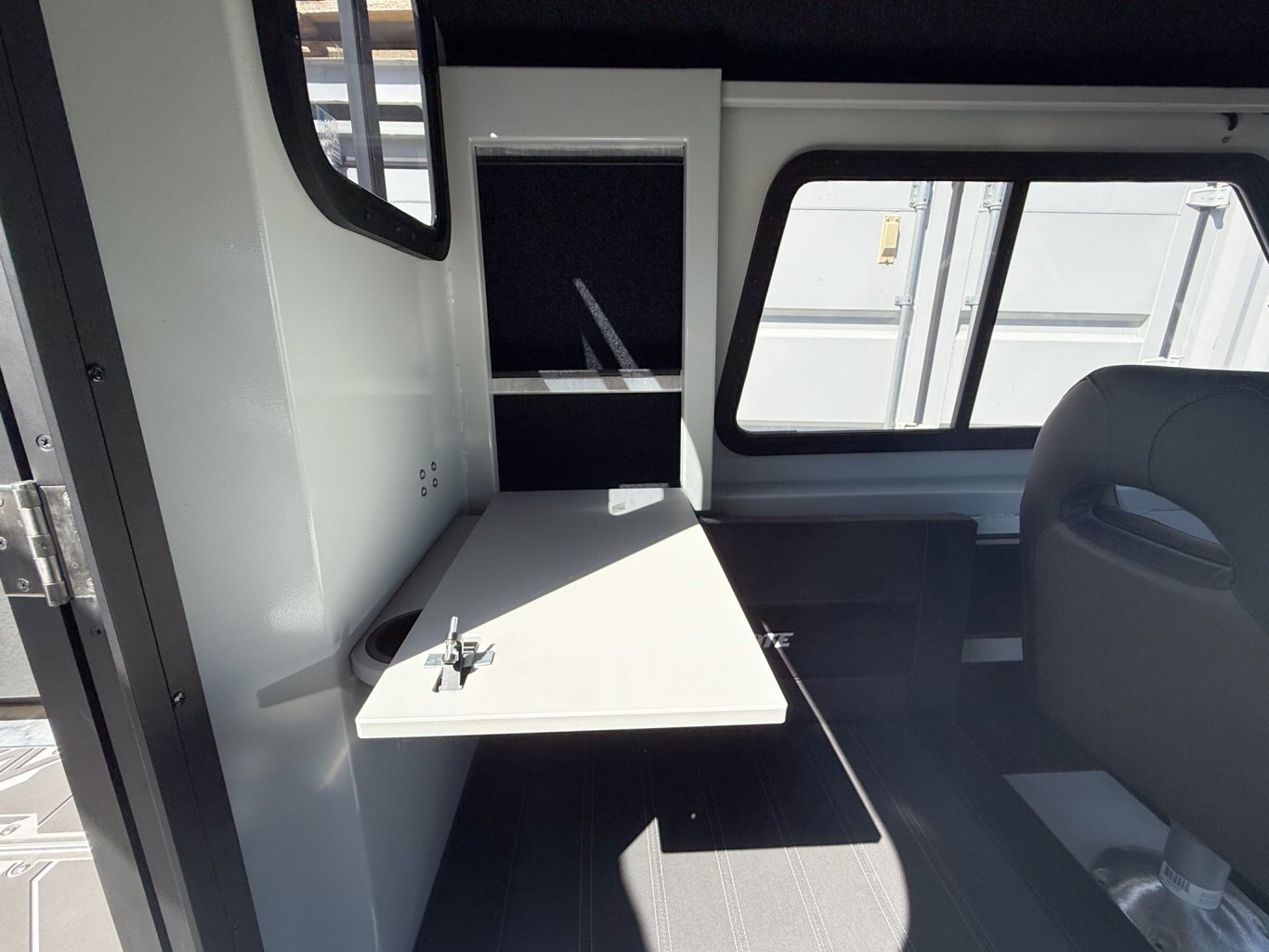 2025 Coyote 240 Pursuit