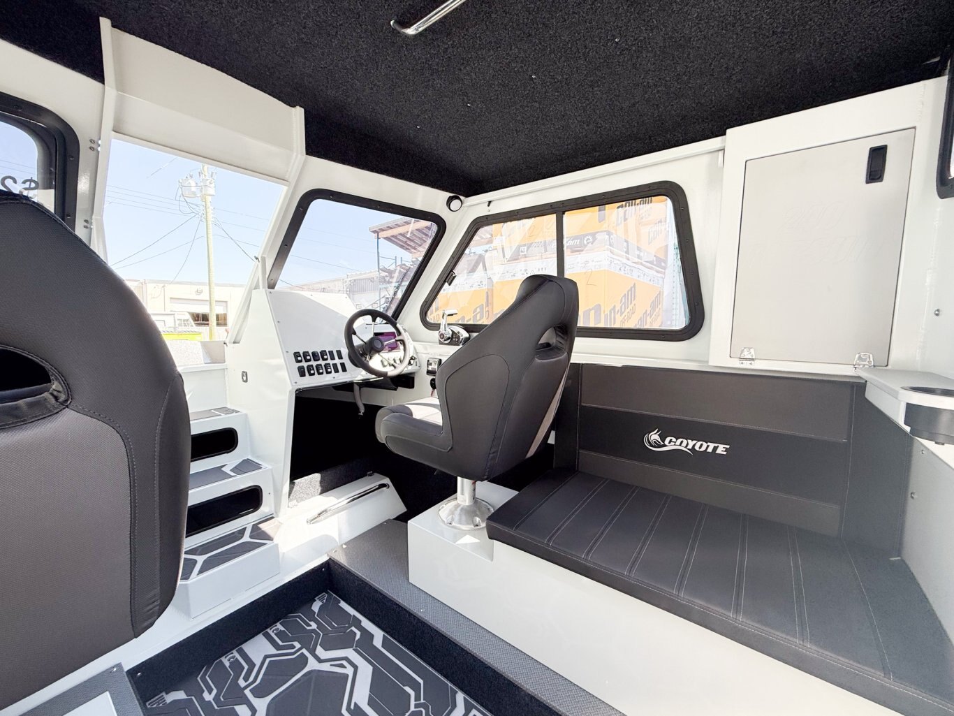 2025 Coyote 240 Pursuit