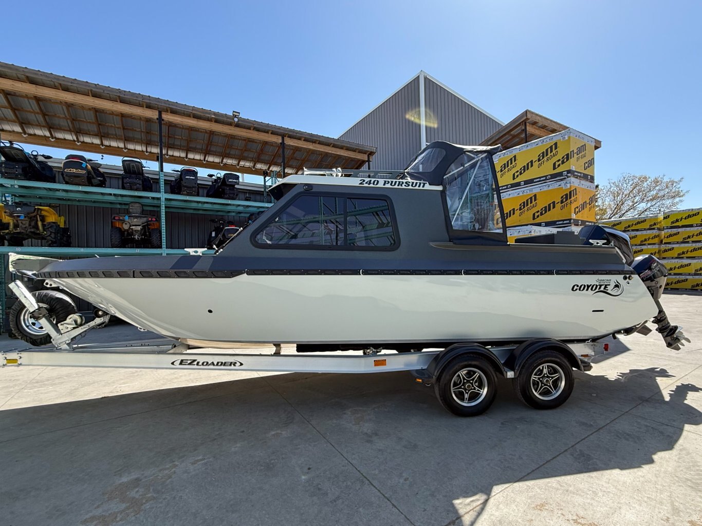 2025 Coyote 240 Pursuit