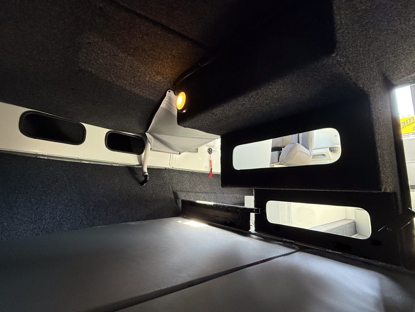 2025 Coyote 240 Pursuit