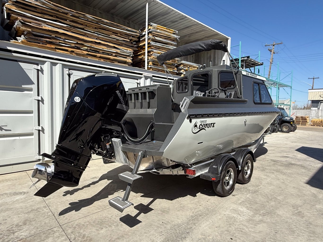 2025 Coyote 240 Pursuit