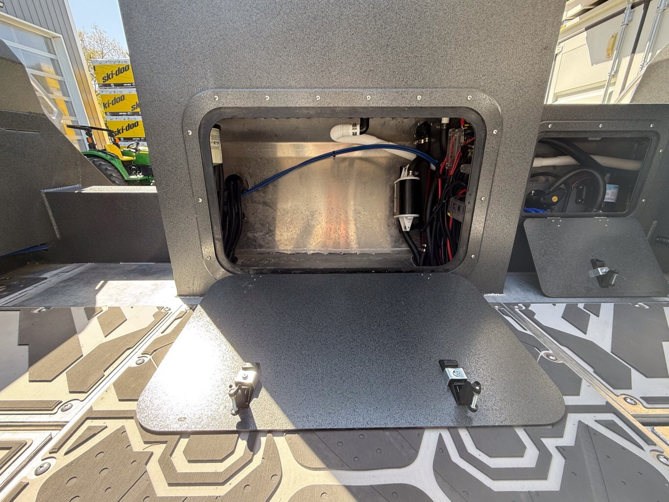 2025 Coyote 240 Pursuit