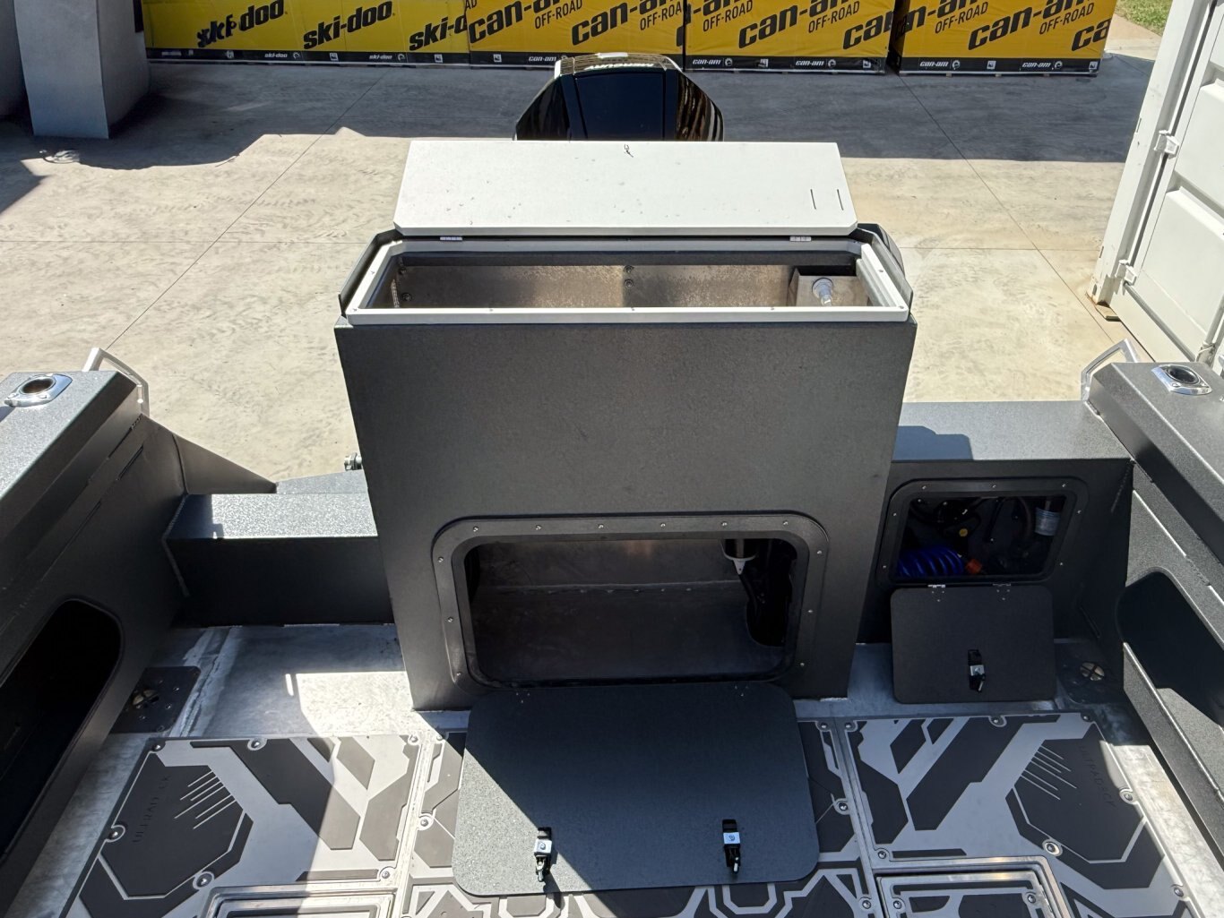 2025 Coyote 240 Pursuit