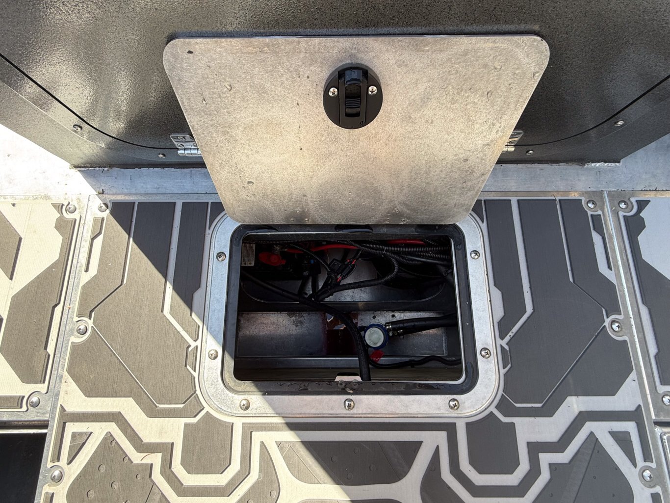 2025 Coyote 240 Pursuit