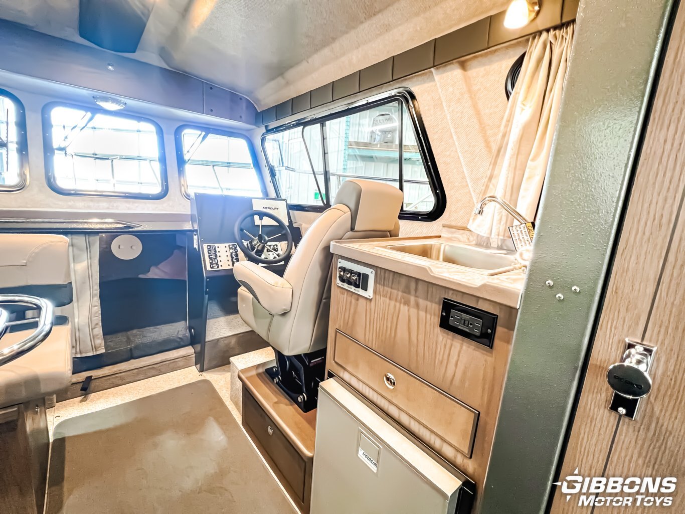 2025 KingFisher 2725 XRS