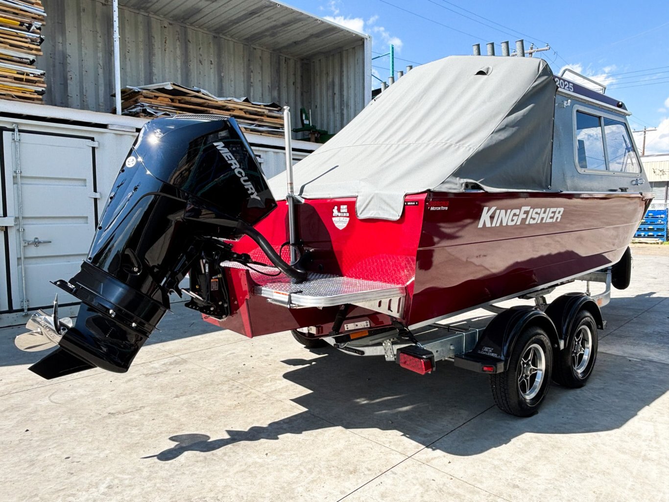 2025 Kingfisher 2025 Escape HT