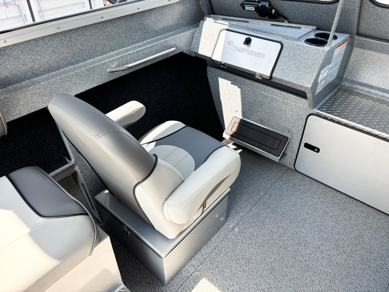 2025 Kingfisher 2025 Escape HT