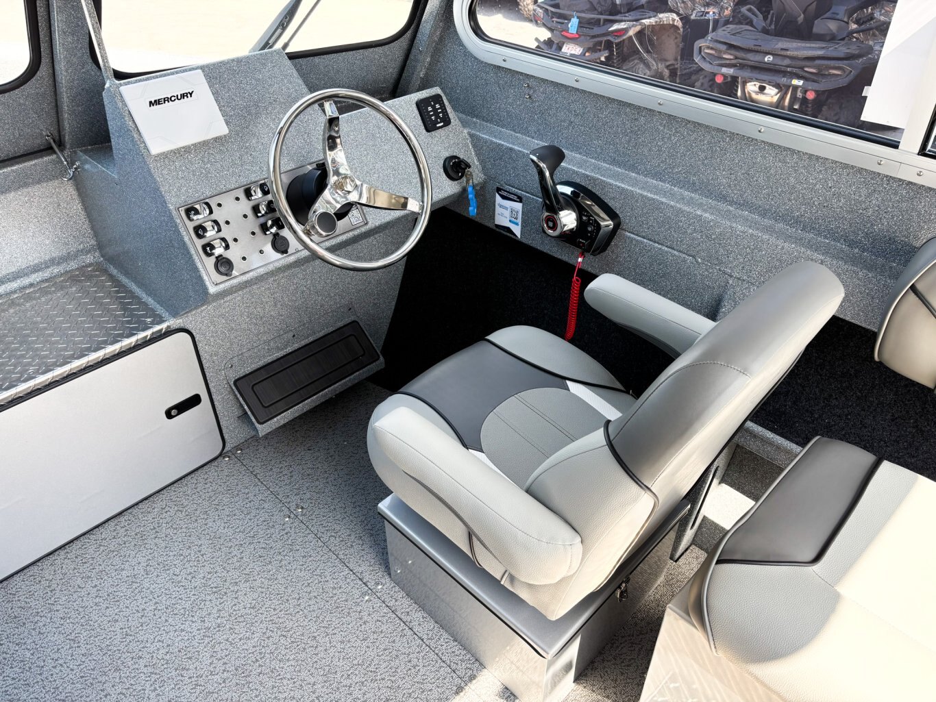 2025 Kingfisher 2025 Escape HT