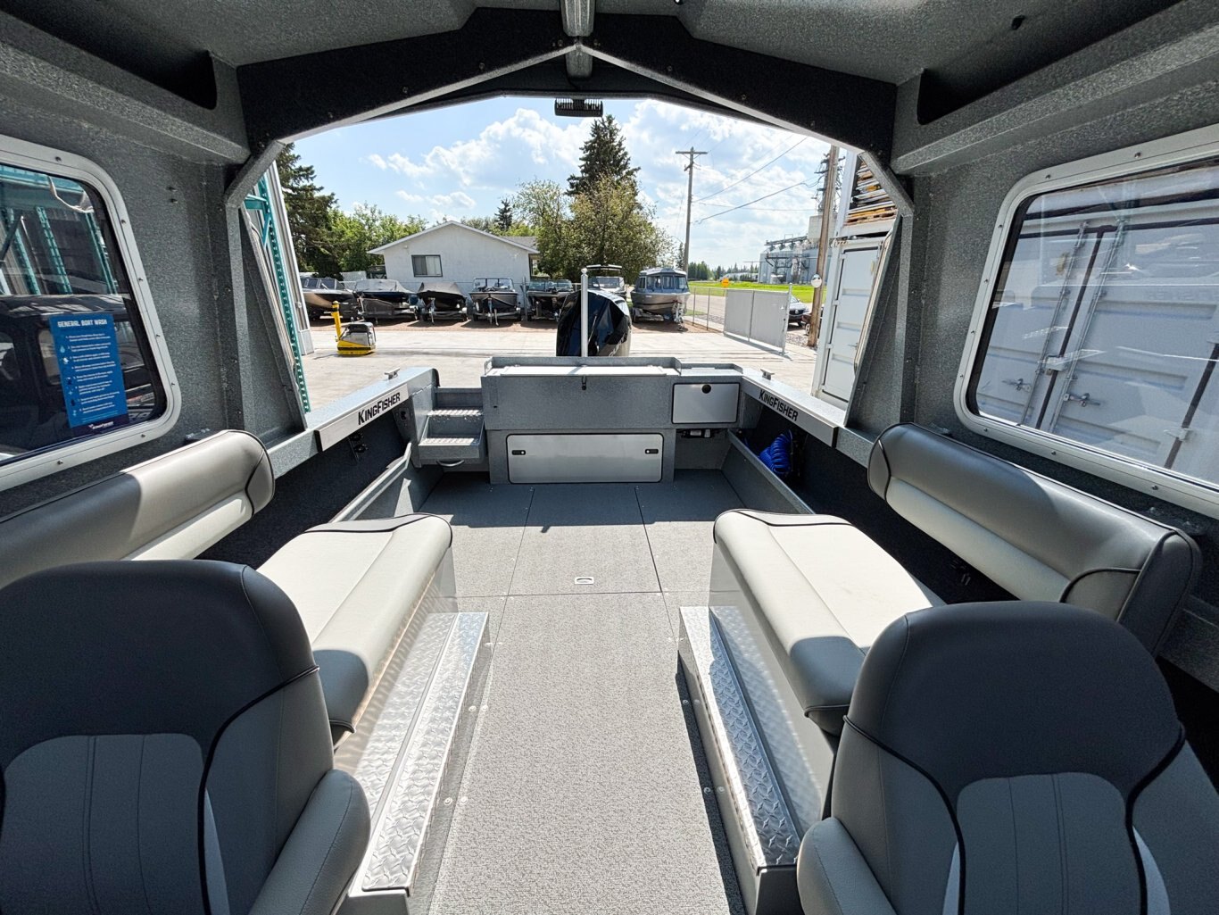 2025 Kingfisher 2025 Escape HT