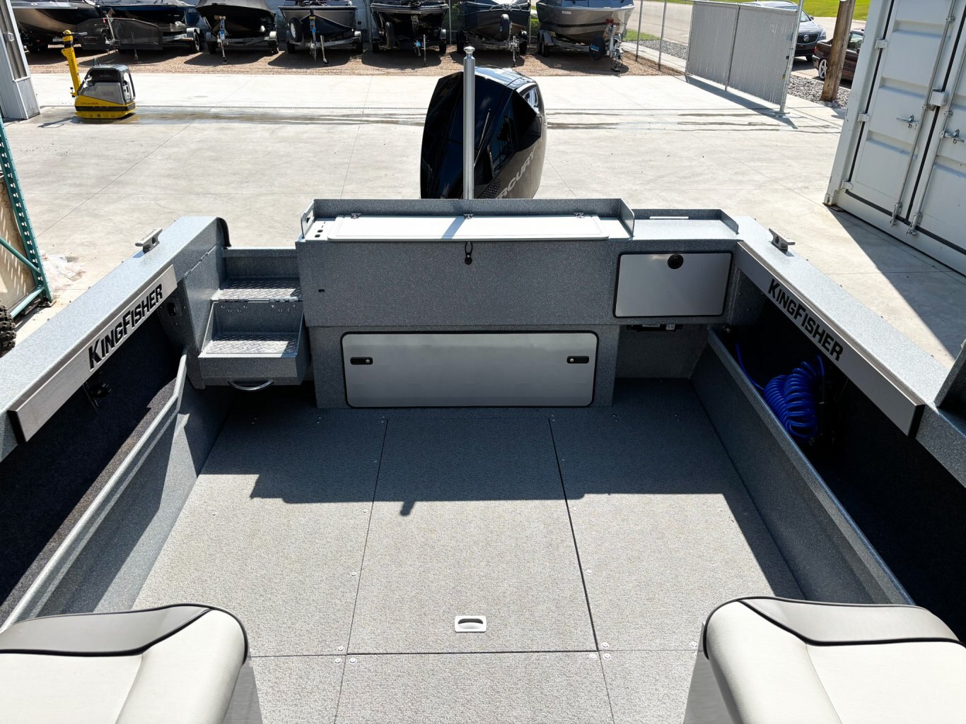 2025 Kingfisher 2025 Escape HT