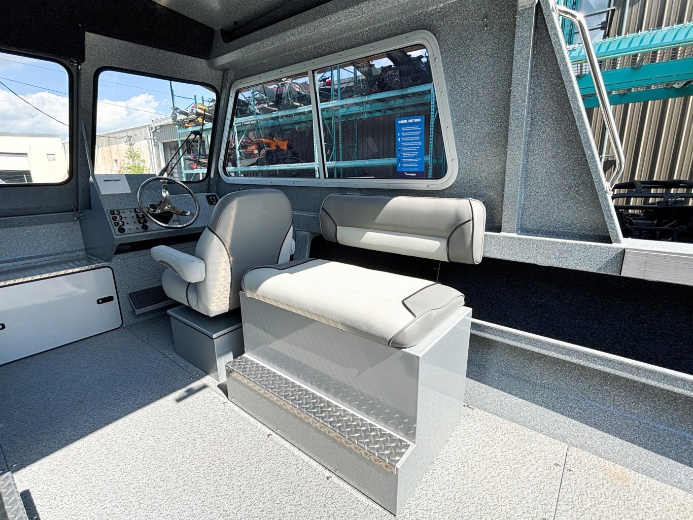 2025 Kingfisher 2025 Escape HT