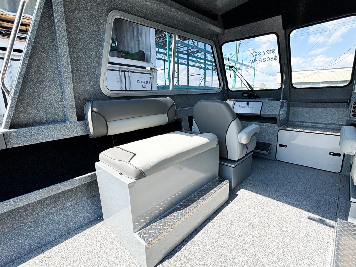 2025 Kingfisher 2025 Escape HT