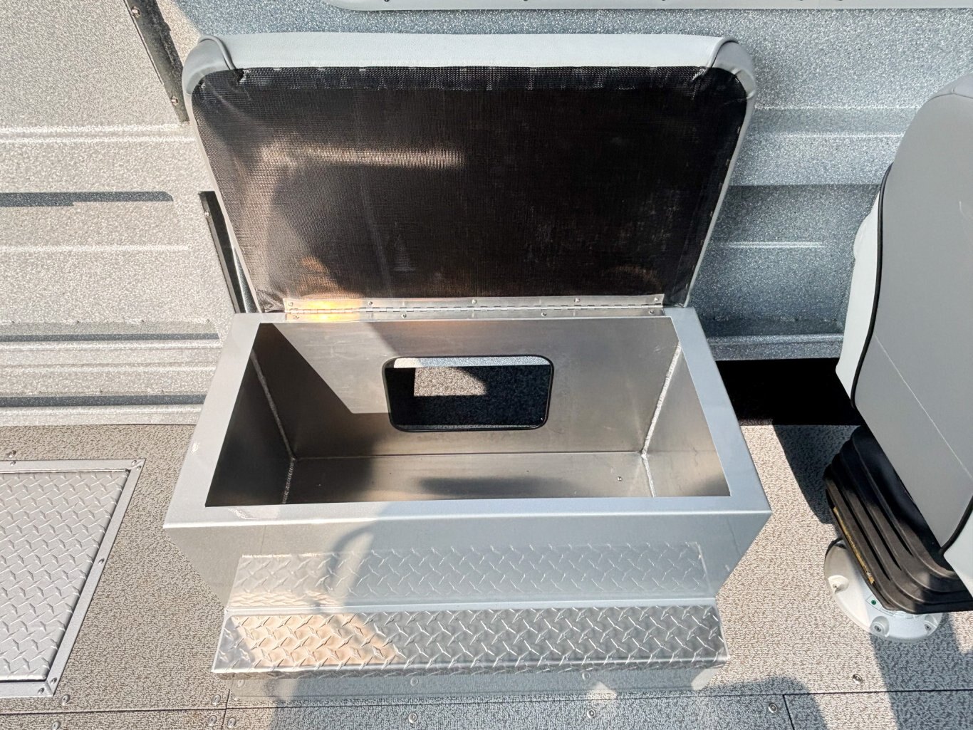 2025 Kingfisher 2225 Escape HT