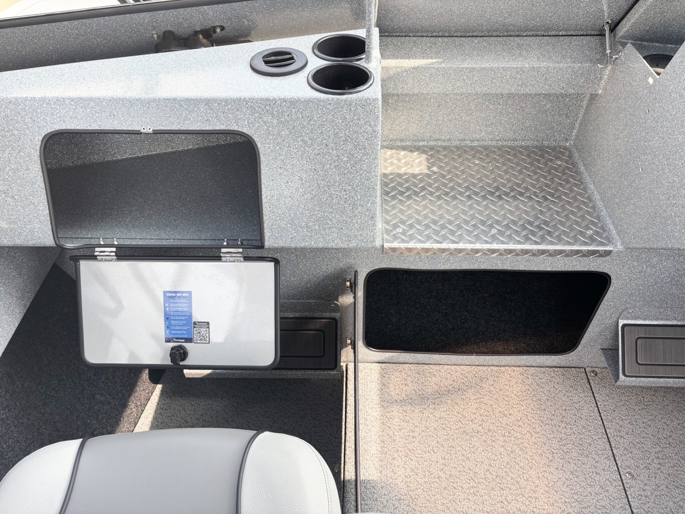 2025 Kingfisher 2225 Escape HT