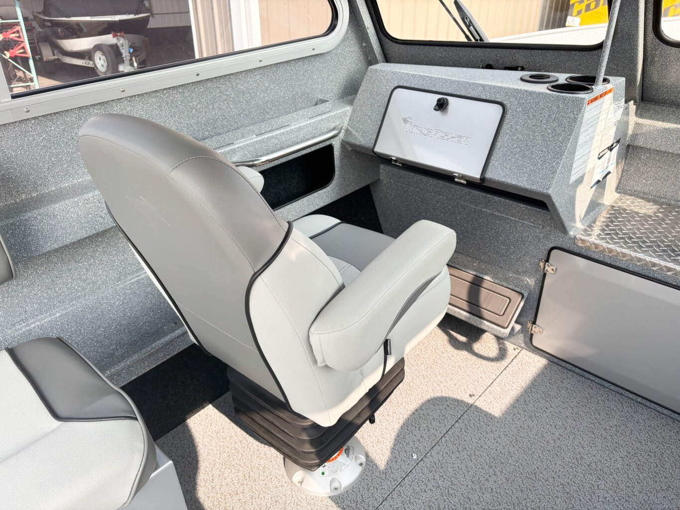 2025 Kingfisher 2225 Escape HT